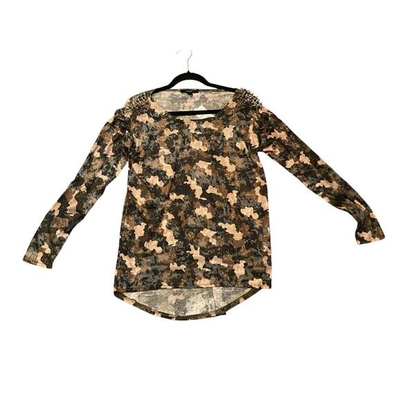Forever 21 Shirt Studded Shoulders Long Sleeves Camo Green Womens Medium NWT - Picture 4 of 5